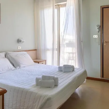 Hotel Flamengo Fronte Mare 3*
